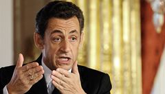 Sarkozymu se nelb 'mnov chaos', chce vystrnadit dolar
